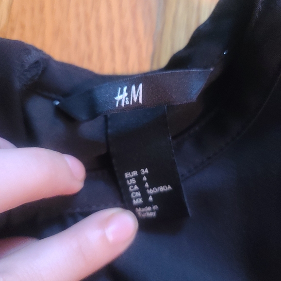 Black Dress - Picture 4 of 5